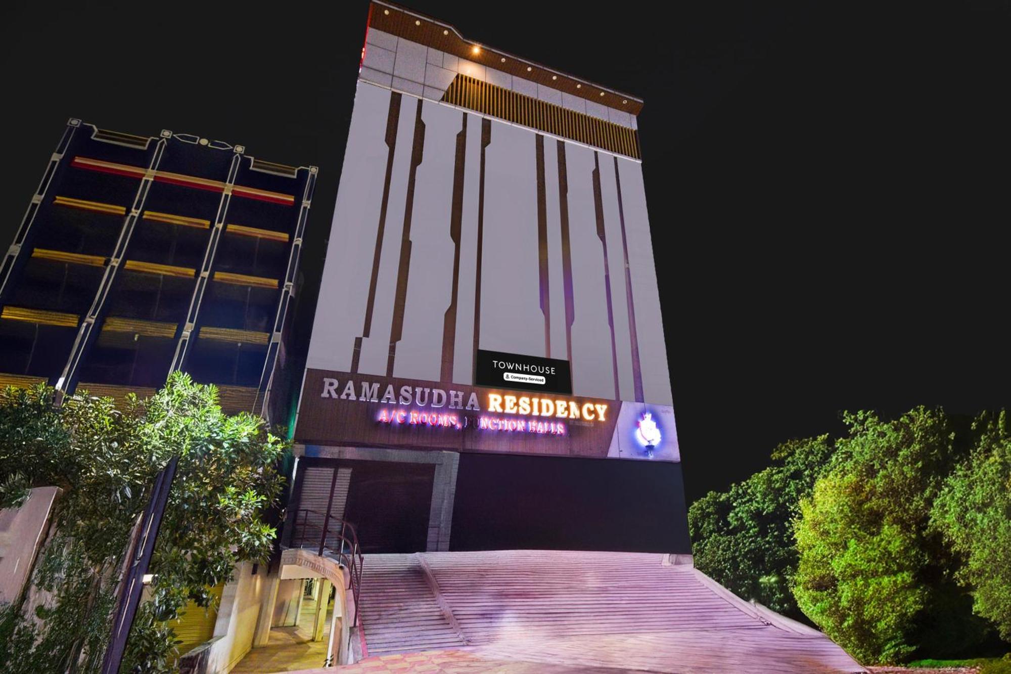 Super Townhouse Mancherial Mancherāl 外观 照片